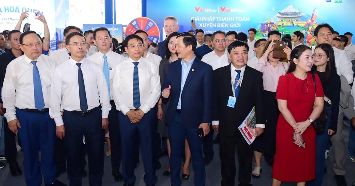 Gian hàng của SACOMBANK thu hút khách quốc tế tại Lễ hội Tài chính số 2026