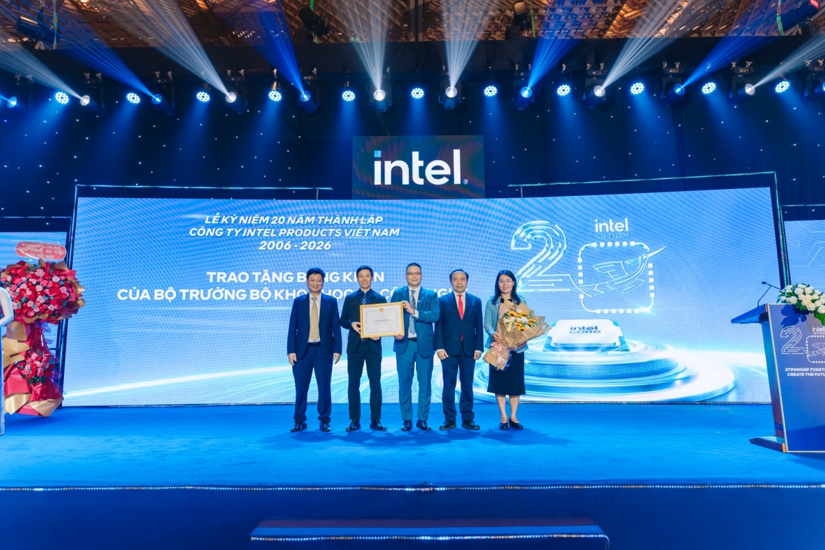 Intel marks 20 years of Vietnam factory as largest in its network Intel marks 20 years of Vietnam factory as largest in its network