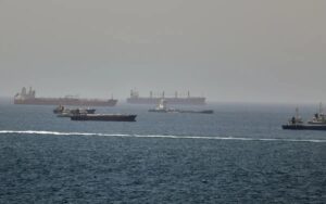 Iran và Oman tổ chức cuộc họp đầu tiên về eo biển Hormuz