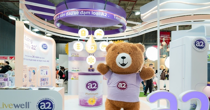 Khách hàng trải nghiệm gian hàng ấn tượng của a2 tại VietBaby Fair 2026