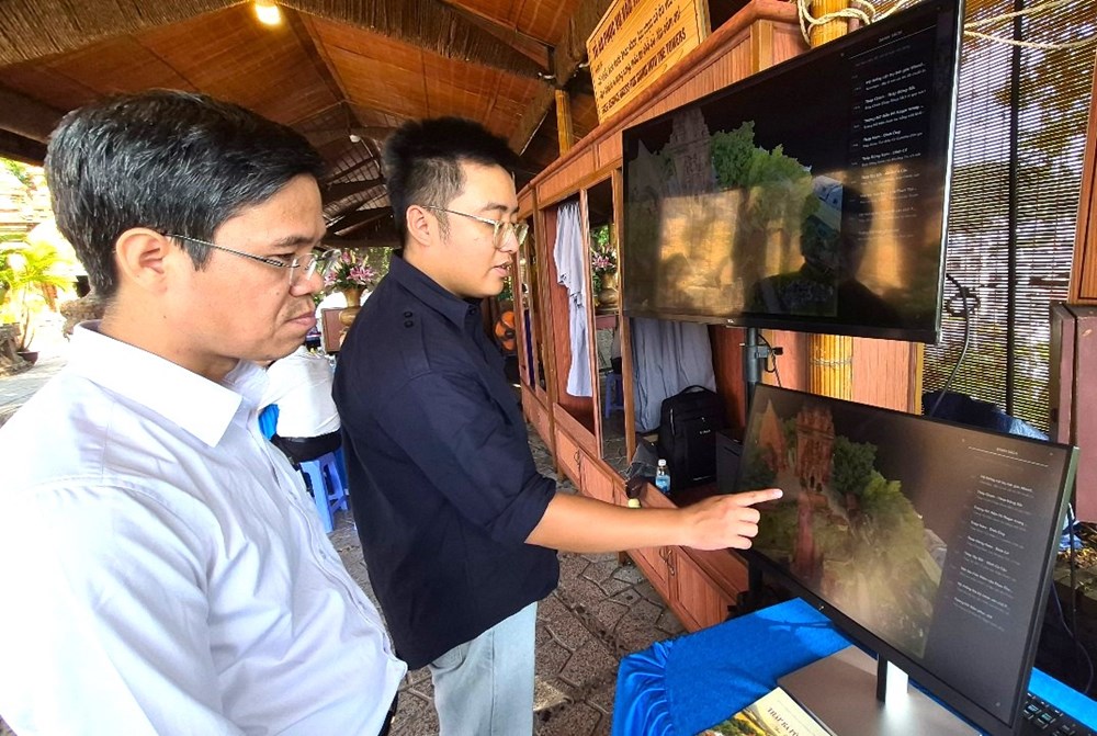 Khám phá di sản văn hóa Chăm qua “một chạm” trên không gian số