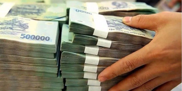 Lãi suất tiết kiệm biến động trái chiều