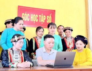 Lào Cai hướng tới mục tiêu phủ sóng kỹ năng số đến thôn, tổ dân phố