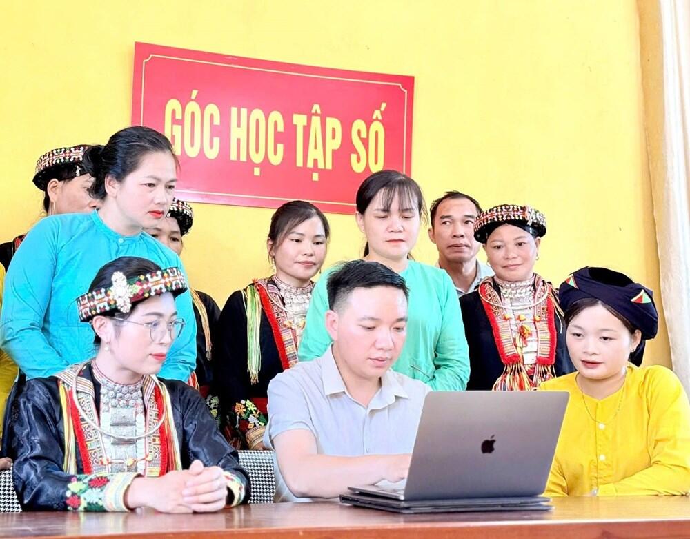 Lào Cai hướng tới mục tiêu phủ sóng kỹ năng số đến thôn, tổ dân phố