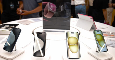 Loạt iPhone giảm giá, nhiều mẫu chạm mức thấp kỷ lục Loạt iPhone giảm giá, nhiều mẫu chạm mức thấp kỷ lục