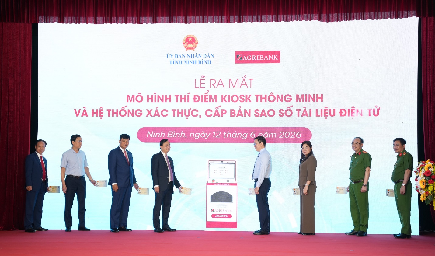 Ninh Bình thí điểm Kiosk thông minh, thúc đẩy chính quyền số và dịch vụ công hiện đại Ninh Bình thí điểm Kiosk thông minh, thúc đẩy chính quyền số và dịch vụ công hiện đại