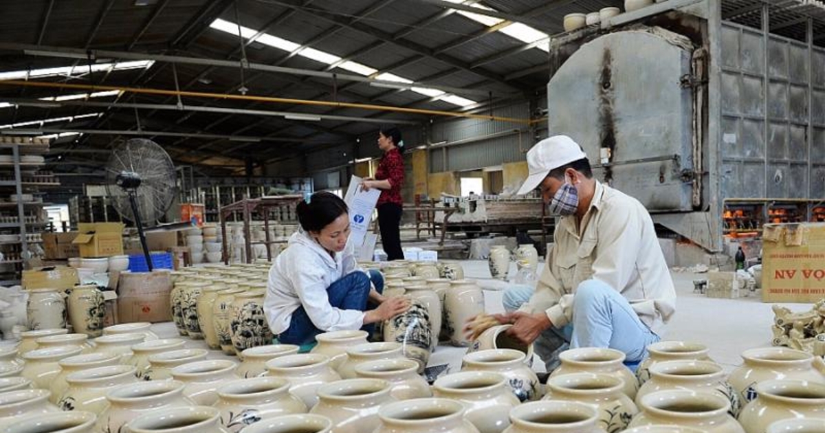Sửa Luật hỗ trợ doanh nghiệp nhỏ và vừa: Từ “thêu hoa trên gấm” sang “đưa than trong tuyết”
