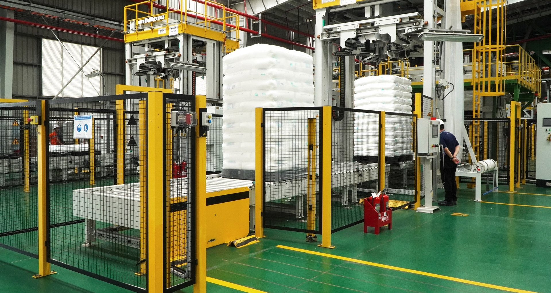 Tổ hợp hóa dầu hơn 5 tỷ USD vận hành lại sau gần 1 năm tạm dừng Tổ hợp hóa dầu hơn 5 tỷ USD vận hành lại sau gần 1 năm tạm dừng