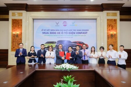 Vị “khách sộp” vừa chốt đơn thêm 2.000 ô tô điện VinFast, nâng quy mô lên 3.000 chiếc Vị “khách sộp” vừa chốt đơn thêm 2.000 ô tô điện VinFast, nâng quy mô lên 3.000 chiếc