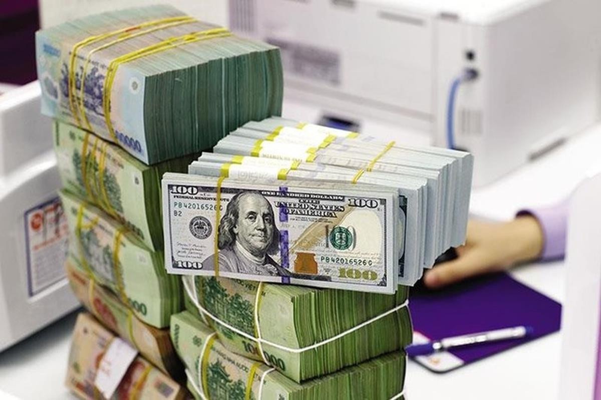 Vì sao tỷ giá USD ổn định dù Việt Nam nhập siêu gần 14 tỷ USD? Vì sao tỷ giá USD ổn định dù Việt Nam nhập siêu gần 14 tỷ USD?