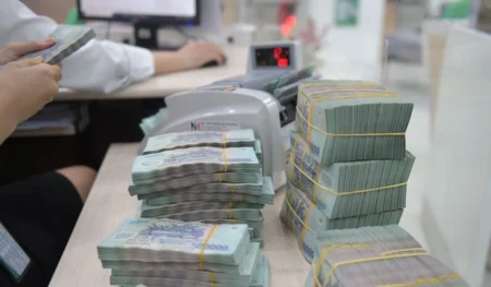 Lý do ngân hàng tăng mạnh lãi suất huy động