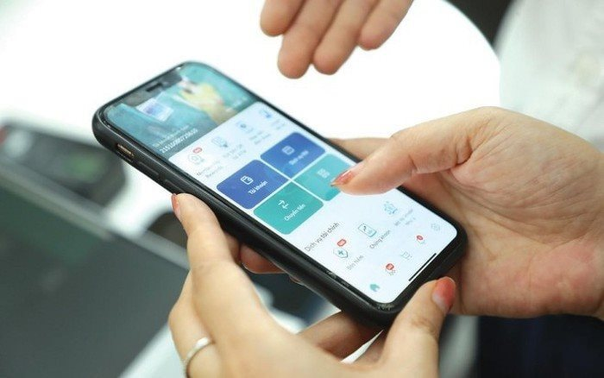 Sáng 15/6, loạt người dùng không vào được App của BIDV