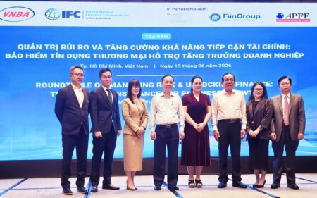 Tín dụng thương mại kết hợp Bảo hiểm: “Vũ khí” giúp doanh nghiệp khơi thông vốn Tín dụng thương mại kết hợp Bảo hiểm: “Vũ khí” giúp doanh nghiệp khơi thông vốn