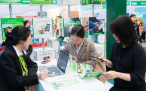 Chiến lược dịch chuyển “phễu khách hàng”: Cách Vietcombank chiếm lĩnh thị phần thảo luận của thế hệ trẻ Chiến lược dịch chuyển “phễu khách hàng”: Cách Vietcombank chiếm lĩnh thị phần thảo luận của thế hệ trẻ