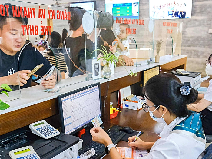 Cảnh báo giả mạo bảo hiểm: Người dân dễ mất tiền Cảnh báo giả mạo bảo hiểm: Người dân dễ mất tiền