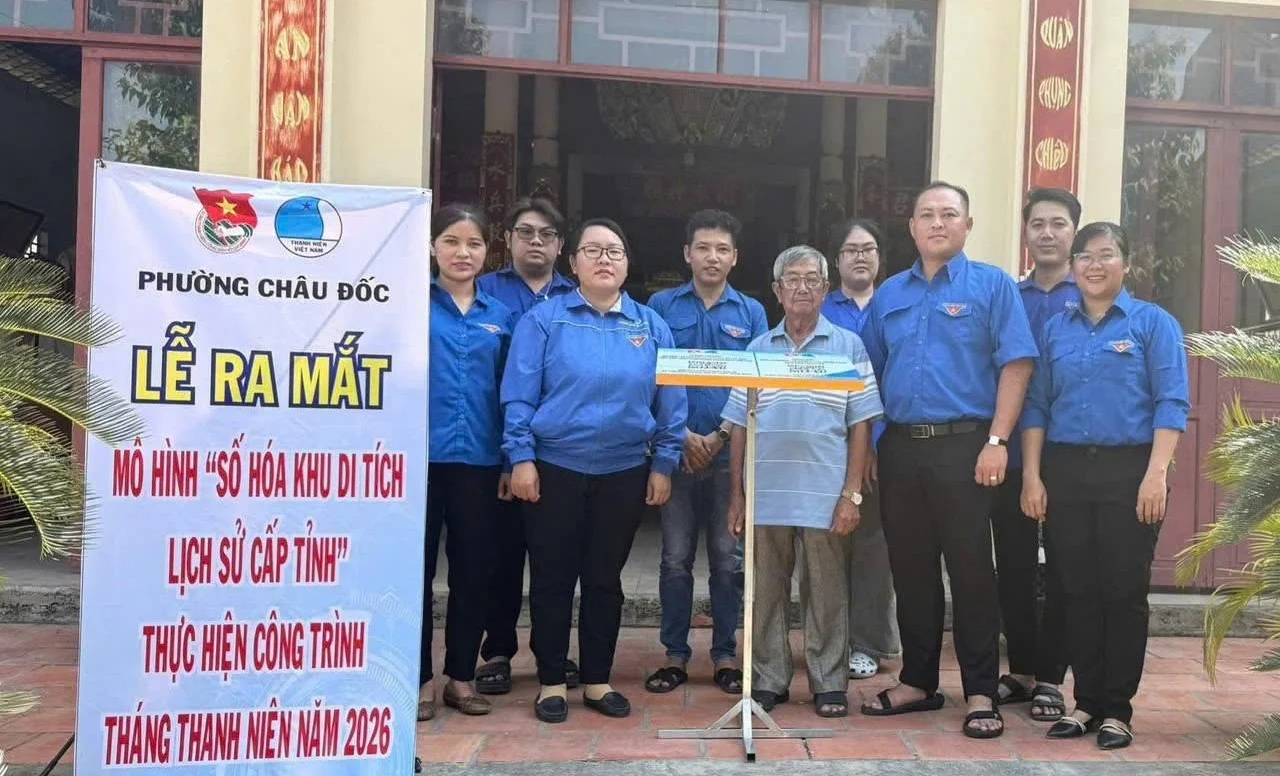 Châu Đốc đẩy mạnh chuyển đổi số, kiến tạo chính quyền số phục vụ Nhân dân Châu Đốc đẩy mạnh chuyển đổi số, kiến tạo chính quyền số phục vụ Nhân dân