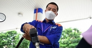 Dầu thế giới có tuần tăng mạnh, trong nước đi lên Dầu thế giới có tuần tăng mạnh, trong nước đi lên