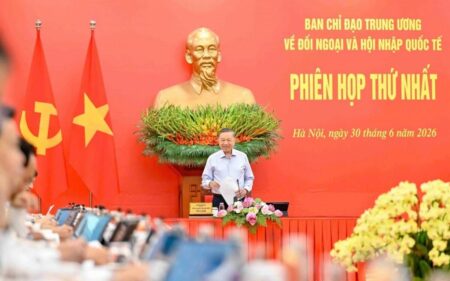 Đối ngoại và hội nhập quốc tế phải phục vụ trực tiếp mục tiêu phát triển đất nước Đối ngoại và hội nhập quốc tế phải phục vụ trực tiếp mục tiêu phát triển đất nước