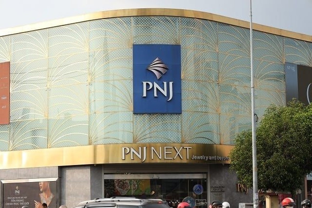 Em trai Chủ tịch PNJ đăng ký mua cổ phiếu sau 2 phiên giảm sàn, đúng như chia sẻ tại buổi gặp nhà đầu tư Em trai Chủ tịch PNJ đăng ký mua cổ phiếu sau 2 phiên giảm sàn, đúng như chia sẻ tại buổi gặp nhà đầu tư