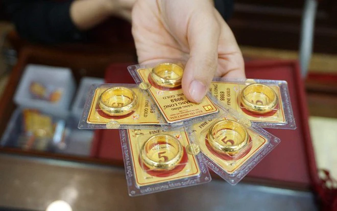 Giá vàng ổn định sau tuần giao dịch biến động Giá vàng ổn định sau tuần giao dịch biến động