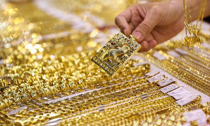 Gold prices slip – VnExpress International