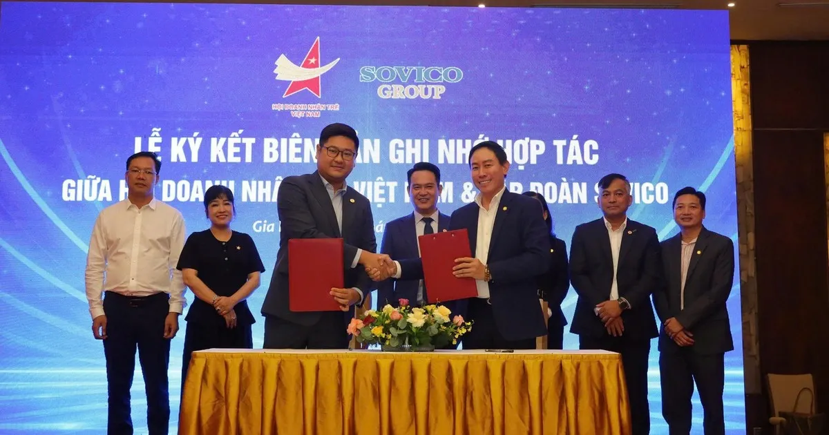 Hội Doanh nhân trẻ Việt Nam và Tập đoàn Sovico ký hợp tác chiến lược Hội Doanh nhân trẻ Việt Nam và Tập đoàn Sovico ký hợp tác chiến lược