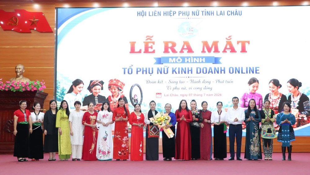 Lai Châu ra mắt “Tổ phụ nữ kinh doanh online” thúc đẩy kinh tế số Lai Châu ra mắt “Tổ phụ nữ kinh doanh online” thúc đẩy kinh tế số
