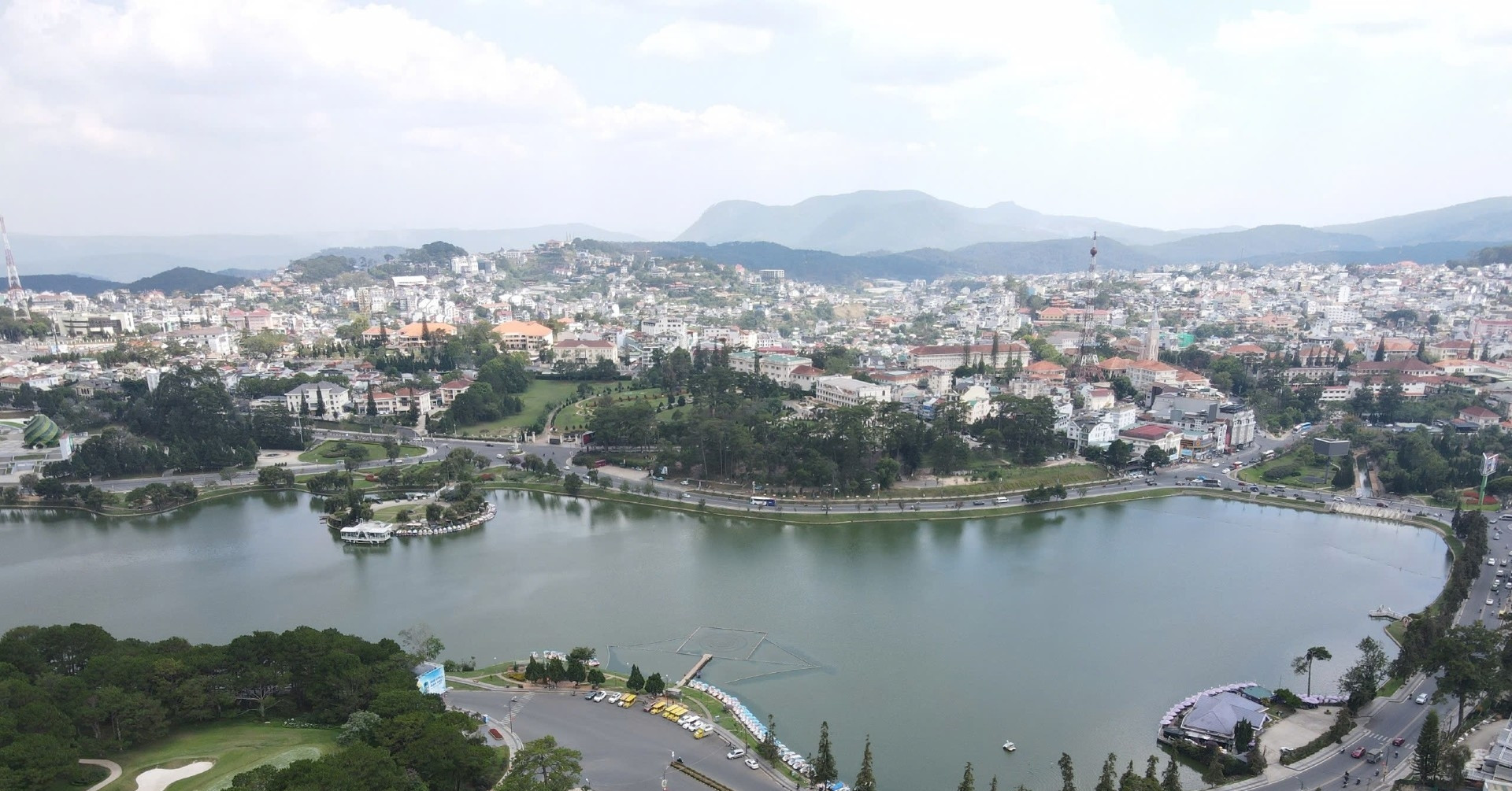 Lâm Đồng quyết tâm tăng trưởng 2 con số, tạo cực phát triển mới ở Nam Tây Nguyên Lâm Đồng quyết tâm tăng trưởng 2 con số, tạo cực phát triển mới ở Nam Tây Nguyên