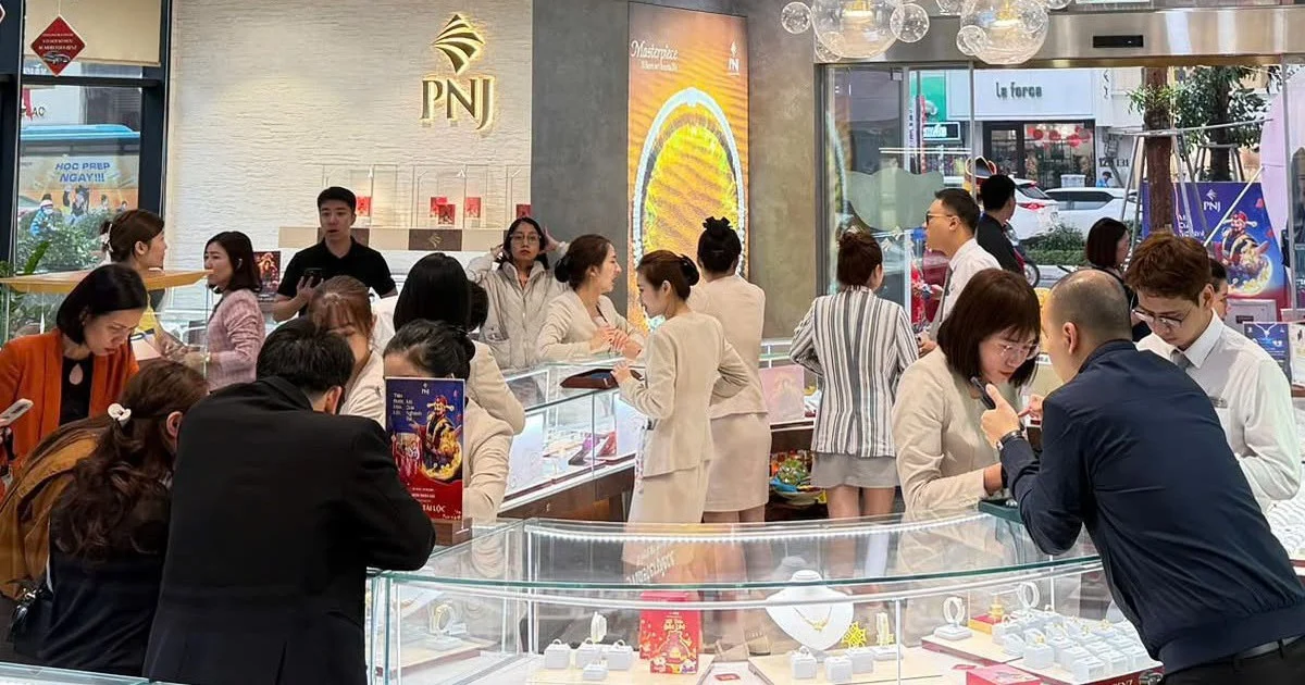 Muốn bán lại vàng PNJ, khách chỉ được giao dịch tại cửa hàng chỉ định và trong 2 giờ mỗi ngày Muốn bán lại vàng PNJ, khách chỉ được giao dịch tại cửa hàng chỉ định và trong 2 giờ mỗi ngày