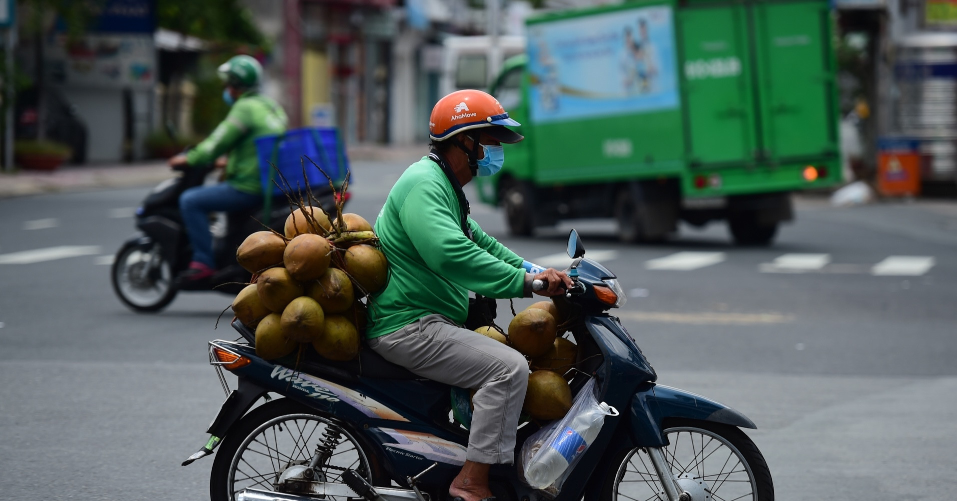 ‘Ông lớn’ xe máy quan tâm tới đề án chuyển đổi 400.000 xe hai bánh tại TPHCM ‘Ông lớn’ xe máy quan tâm tới đề án chuyển đổi 400.000 xe hai bánh tại TPHCM