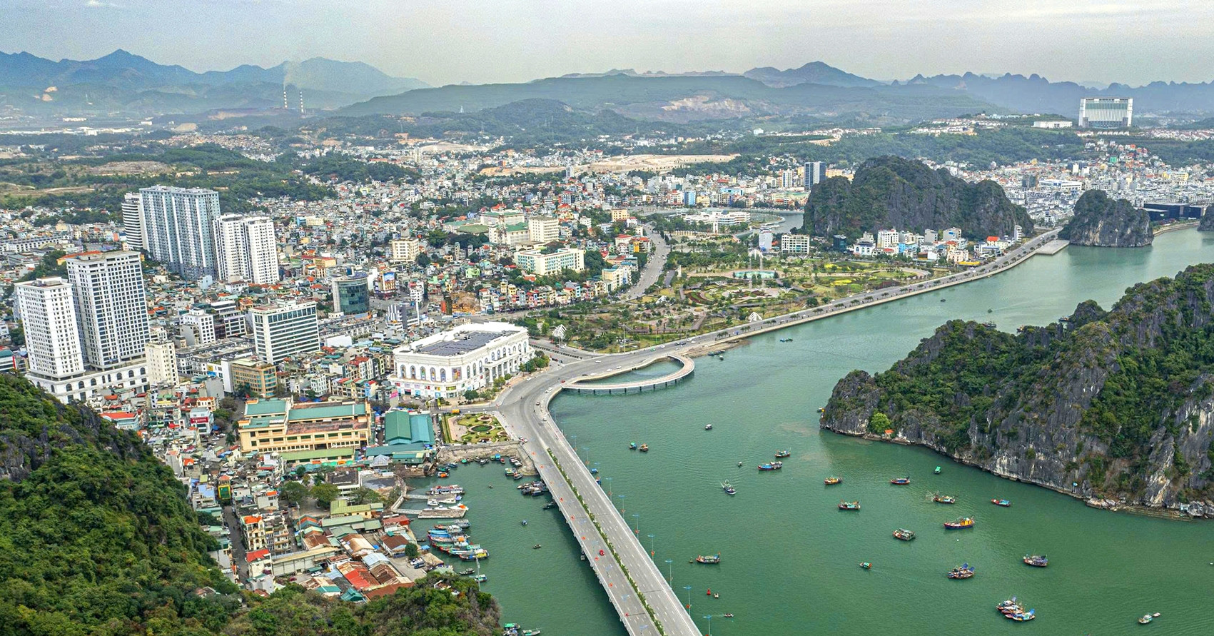 Quyết liệt, quyết đoán của Quảng Ninh nhằm tăng trưởng vượt bậc 13% Quyết liệt, quyết đoán của Quảng Ninh nhằm tăng trưởng vượt bậc 13%