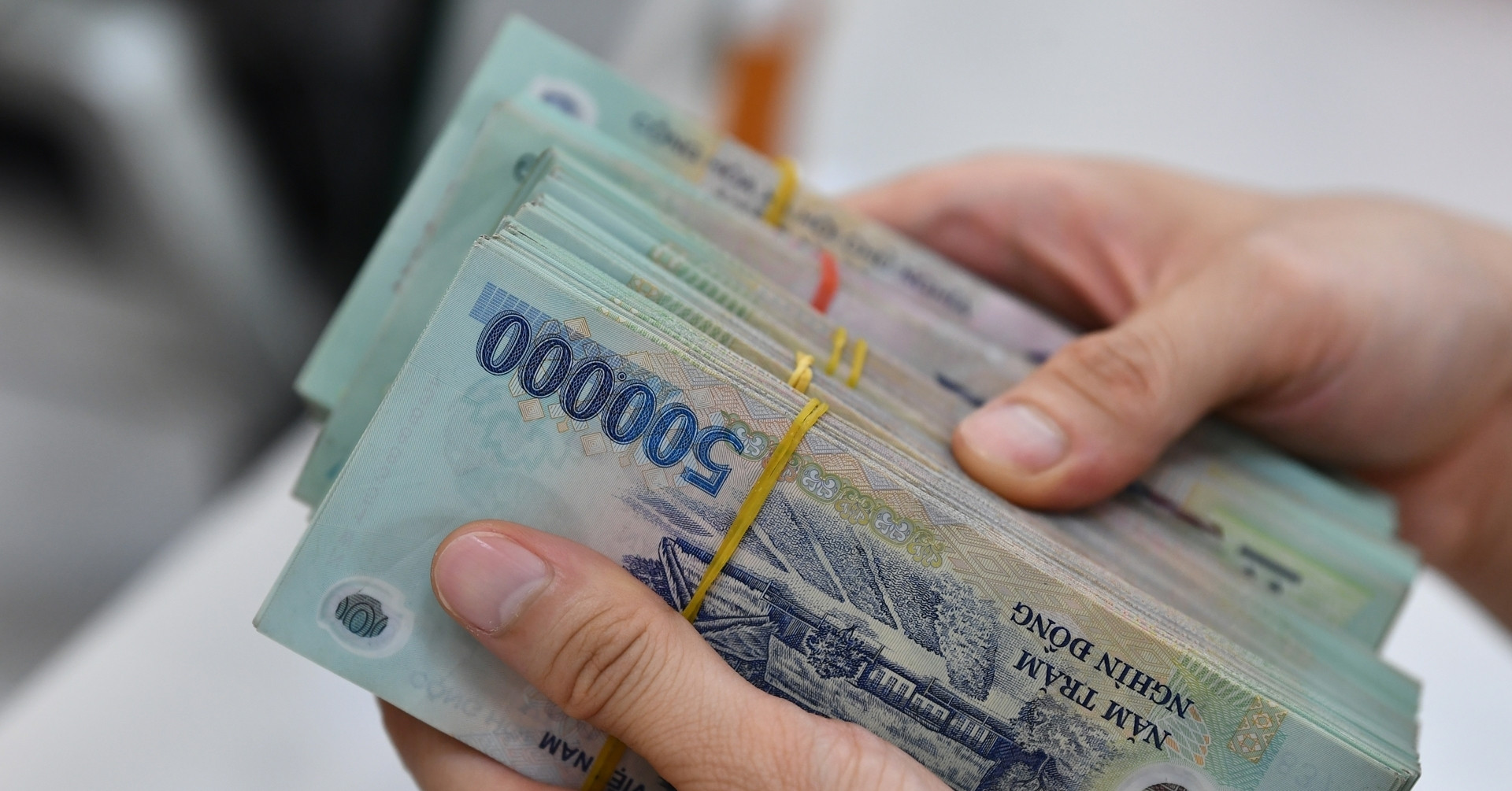 Sơ suất một thao tác, nữ nhân viên lương hơn 22 triệu/tháng mất việc Sơ suất một thao tác, nữ nhân viên lương hơn 22 triệu/tháng mất việc