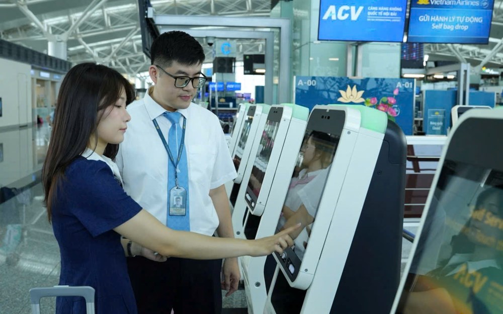 Thử nghiệm hệ thống làm thủ tục và gửi hành lý tự động tại sân bay Nội Bài Thử nghiệm hệ thống làm thủ tục và gửi hành lý tự động tại sân bay Nội Bài