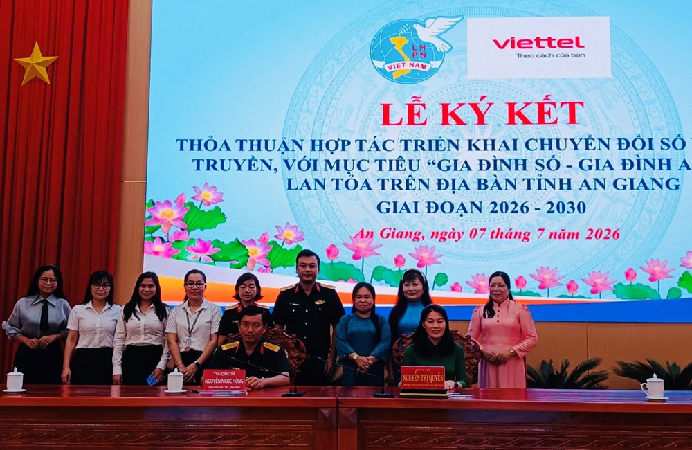 Thúc đẩy chuyển đổi số, xây dựng “Gia đình số – Gia đình an toàn” Thúc đẩy chuyển đổi số, xây dựng “Gia đình số – Gia đình an toàn”