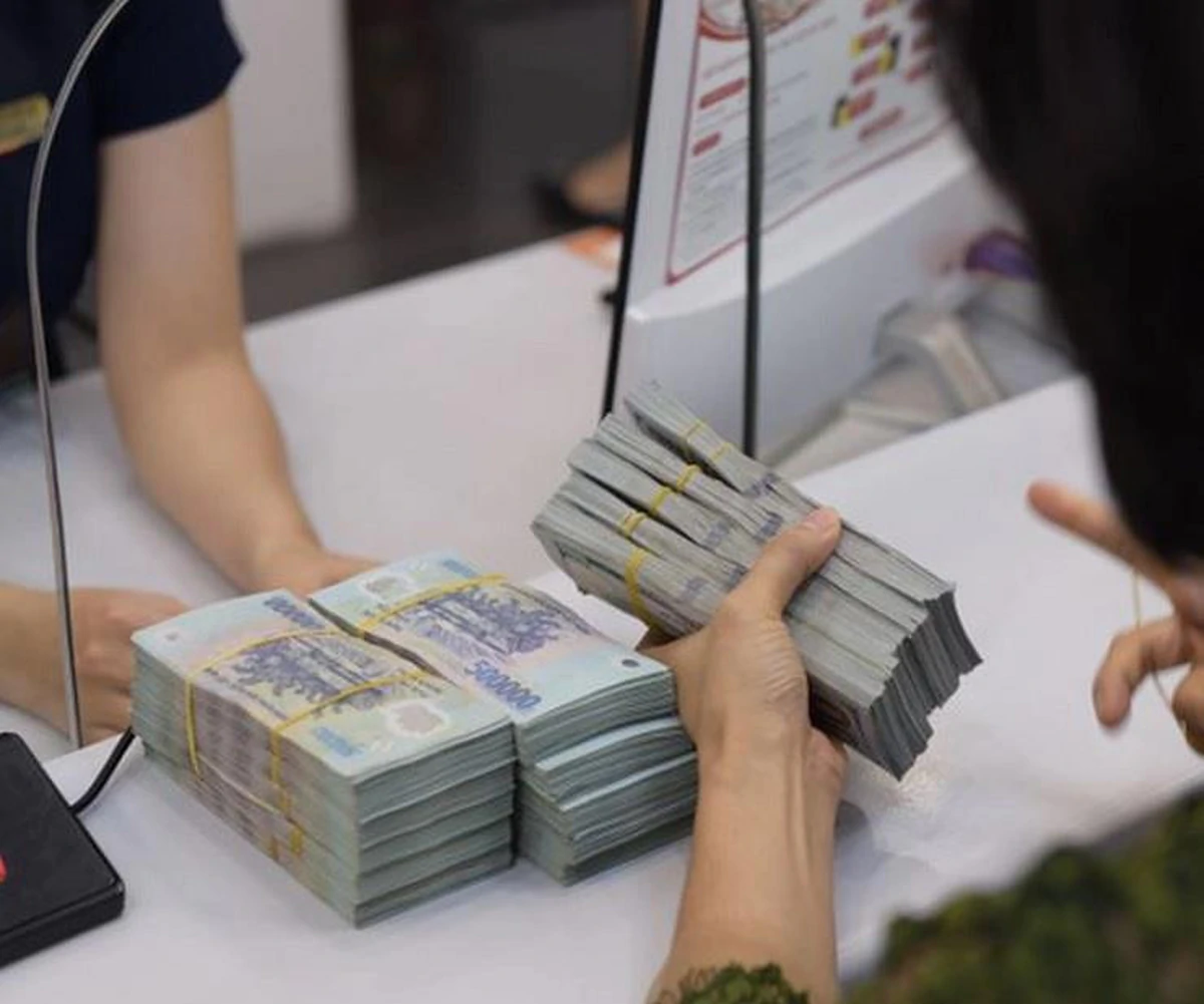 Ngân hàng đầu tiên công bố tăng lãi suất tiết kiệm kể từ đầu tháng 7