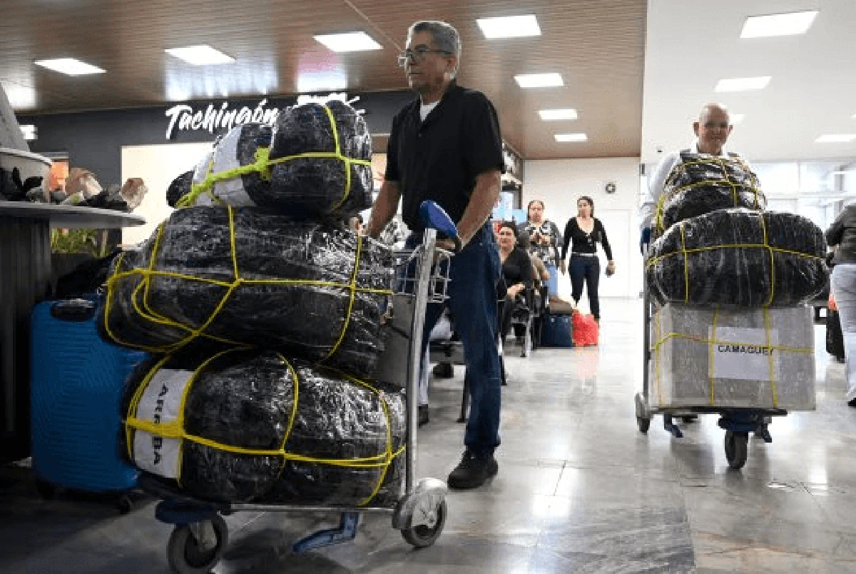 ‘Đội quân áo trắng’ mang về hàng tỷ USD cho Cuba lọt tầm ngắm của Washington, lãnh đạo một nước tuyên bố thà mất visa Mỹ còn hơn để họ rời đi ‘Đội quân áo trắng’ mang về hàng tỷ USD cho Cuba lọt tầm ngắm của Washington, lãnh đạo một nước tuyên bố thà mất visa Mỹ còn hơn để họ rời đi