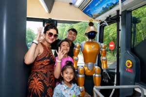 Bắt gặp robot triệu đô của tỷ phú Phạm Nhật Vượng thử việc tại Phú Quốc Bắt gặp robot triệu đô của tỷ phú Phạm Nhật Vượng thử việc tại Phú Quốc
