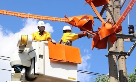 Bộ Công Thương: Cho EVN thu hồi khoản lỗ qua giá điện là đúng luật Bộ Công Thương: Cho EVN thu hồi khoản lỗ qua giá điện là đúng luật